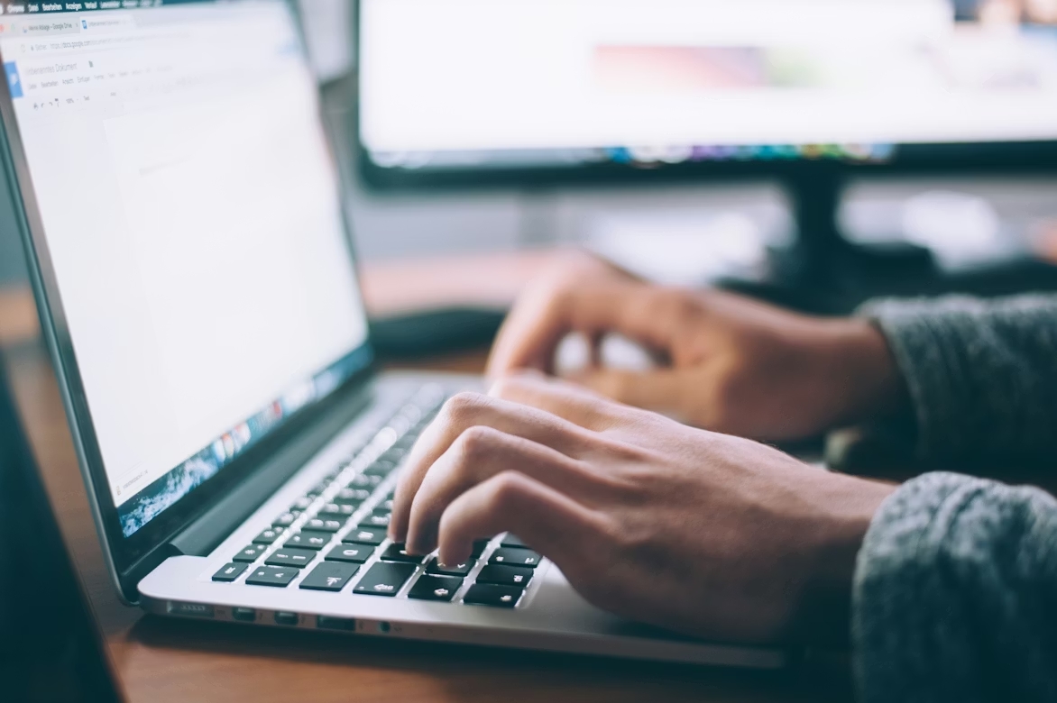 JavaとJavaScriptの名前が似ている理由
